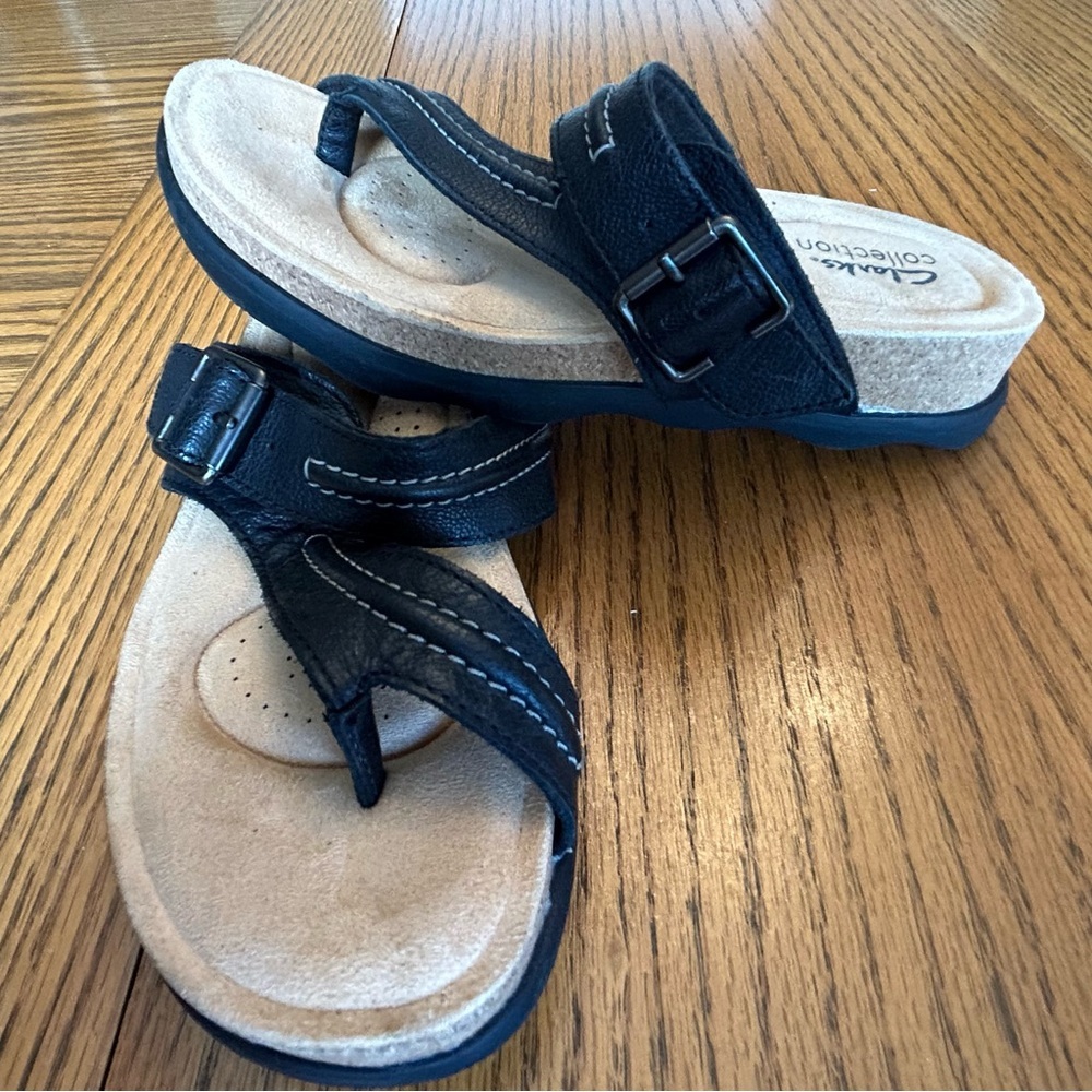 Clarks Collection Black and Cream Thong Comfort Footbed Sandals Size 6 1/2 - Picture 2 of 10